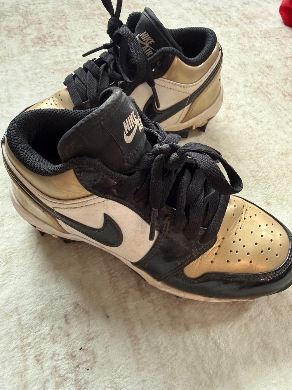Nike Gold Black White Low-Top Baseball Cleats